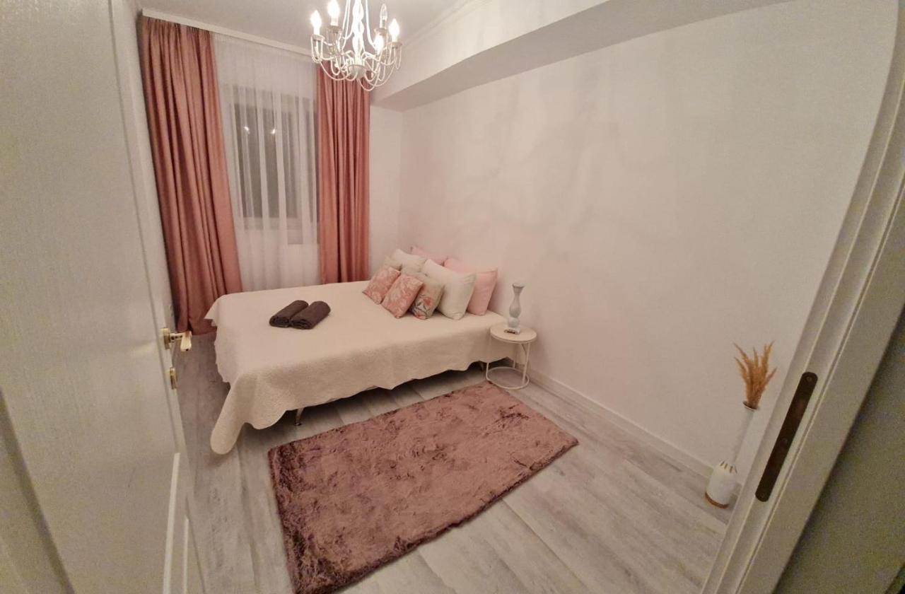 Apartament Larysse Oradea Eksteriør billede
