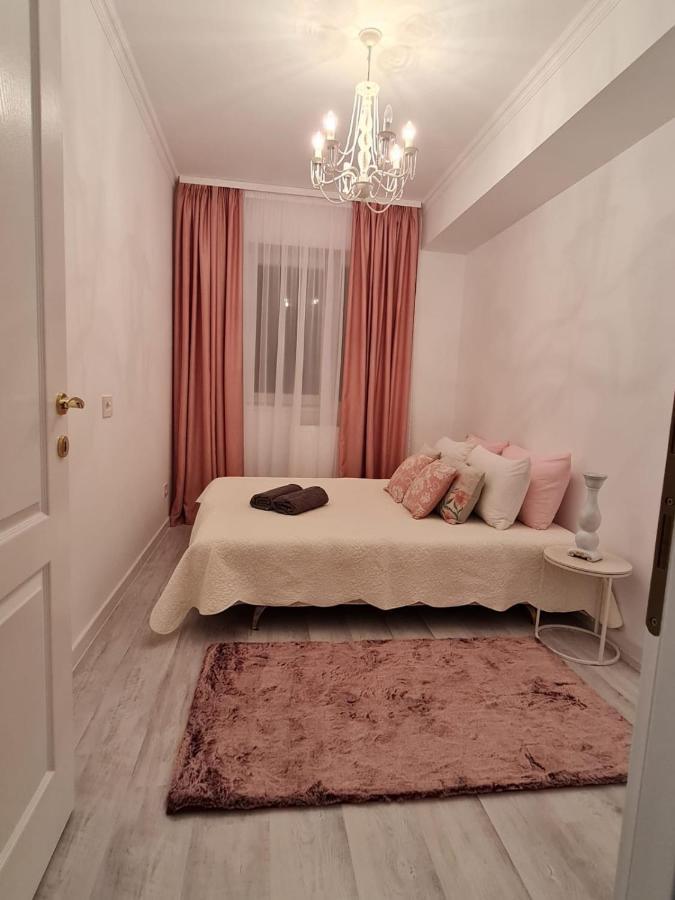 Apartament Larysse Oradea Eksteriør billede