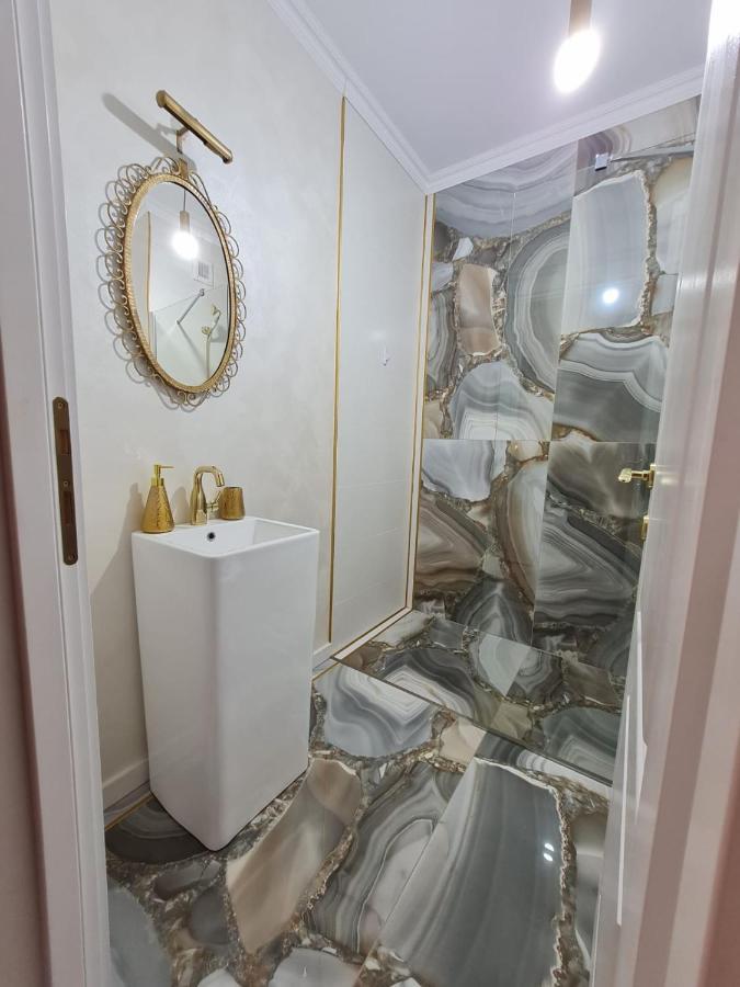 Apartament Larysse Oradea Eksteriør billede