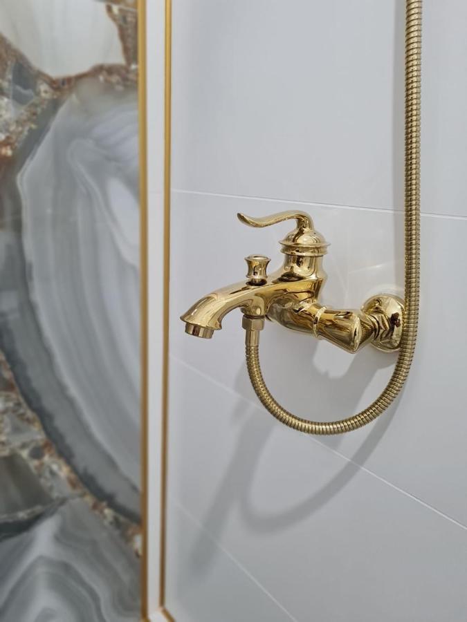Apartament Larysse Oradea Eksteriør billede