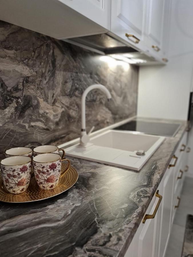 Apartament Larysse Oradea Eksteriør billede