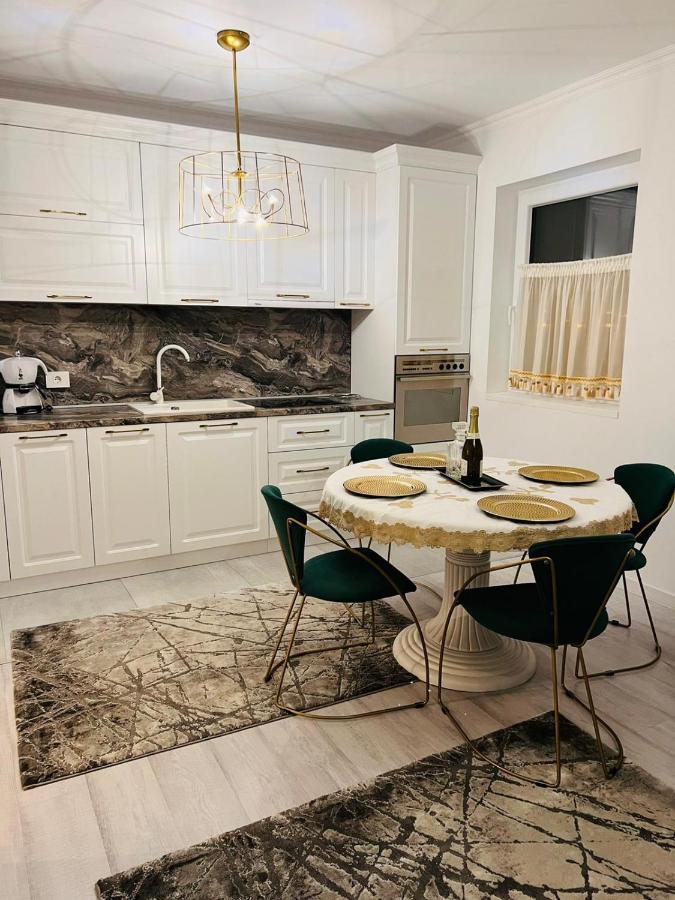 Apartament Larysse Oradea Eksteriør billede