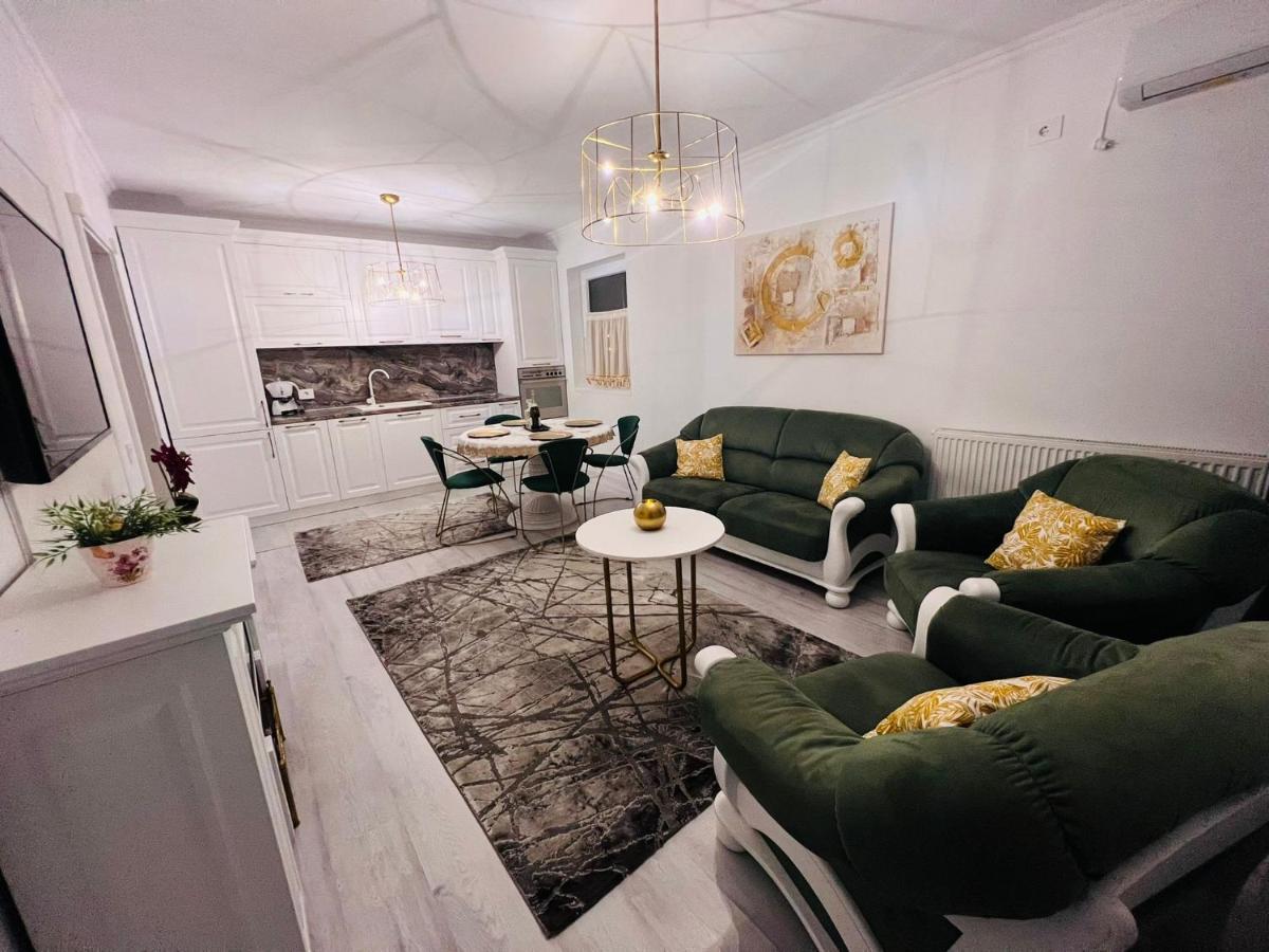 Apartament Larysse Oradea Eksteriør billede